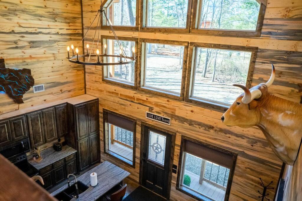 The Big Tex Luxury Cabin Is Epic Broken Bow Εξωτερικό φωτογραφία