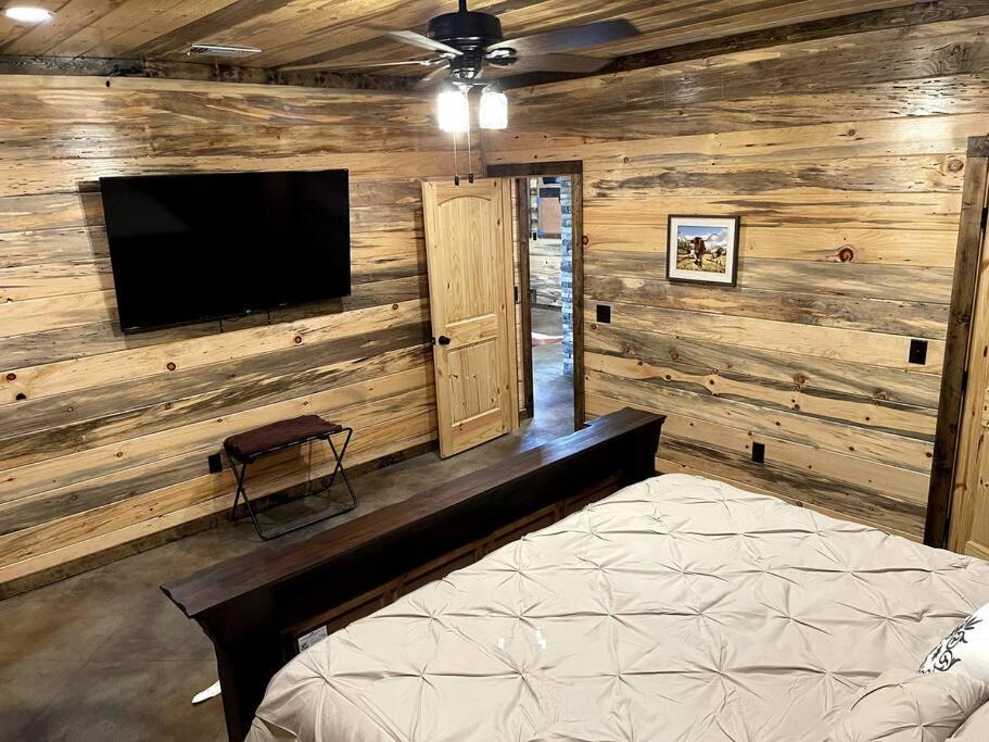 The Big Tex Luxury Cabin Is Epic Broken Bow Εξωτερικό φωτογραφία
