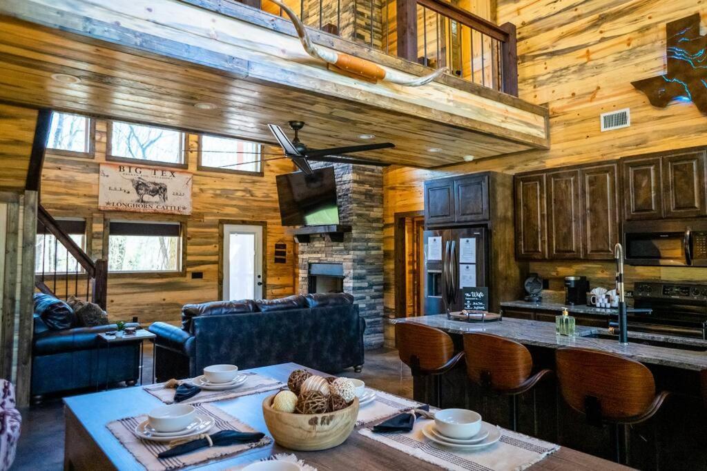The Big Tex Luxury Cabin Is Epic Broken Bow Εξωτερικό φωτογραφία